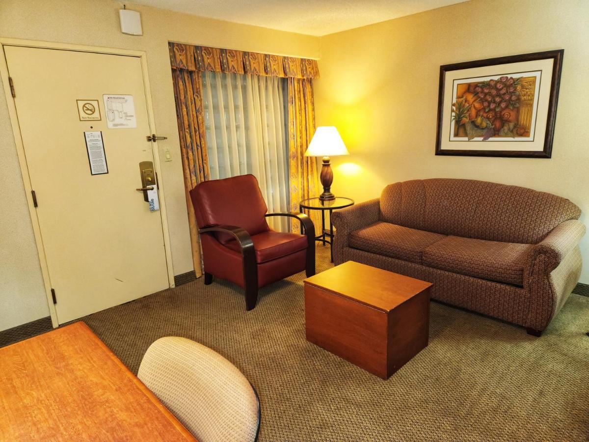 La Quinta By Wyndham Appleton College Avenue Hotell Exteriör bild