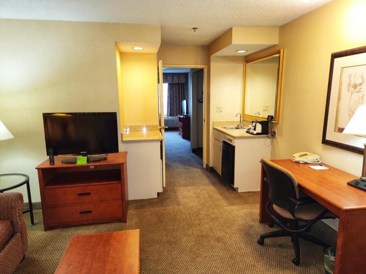 La Quinta By Wyndham Appleton College Avenue Hotell Exteriör bild