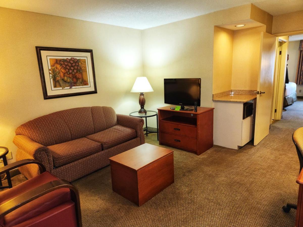 La Quinta By Wyndham Appleton College Avenue Hotell Exteriör bild