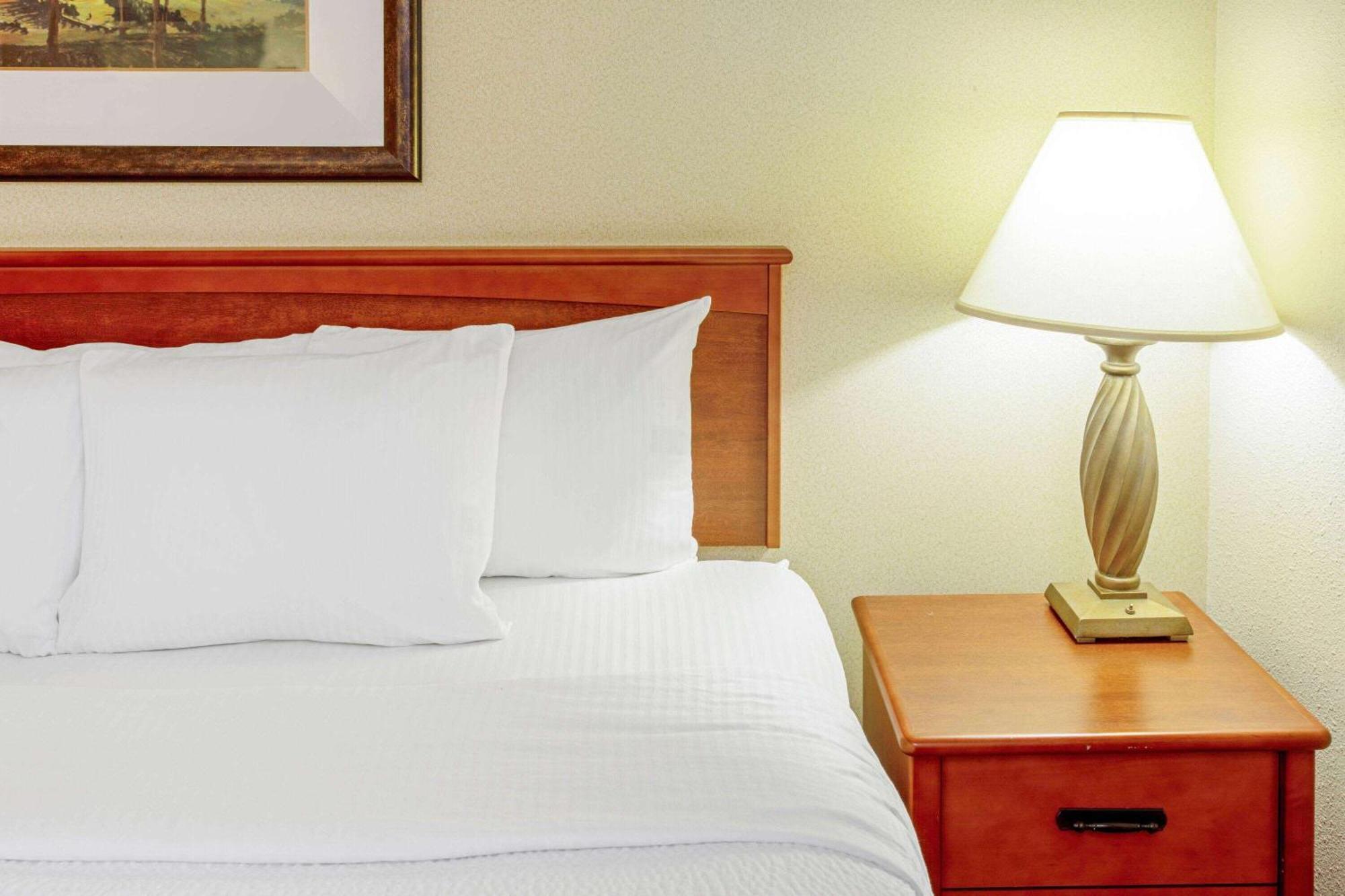 La Quinta By Wyndham Appleton College Avenue Hotell Exteriör bild