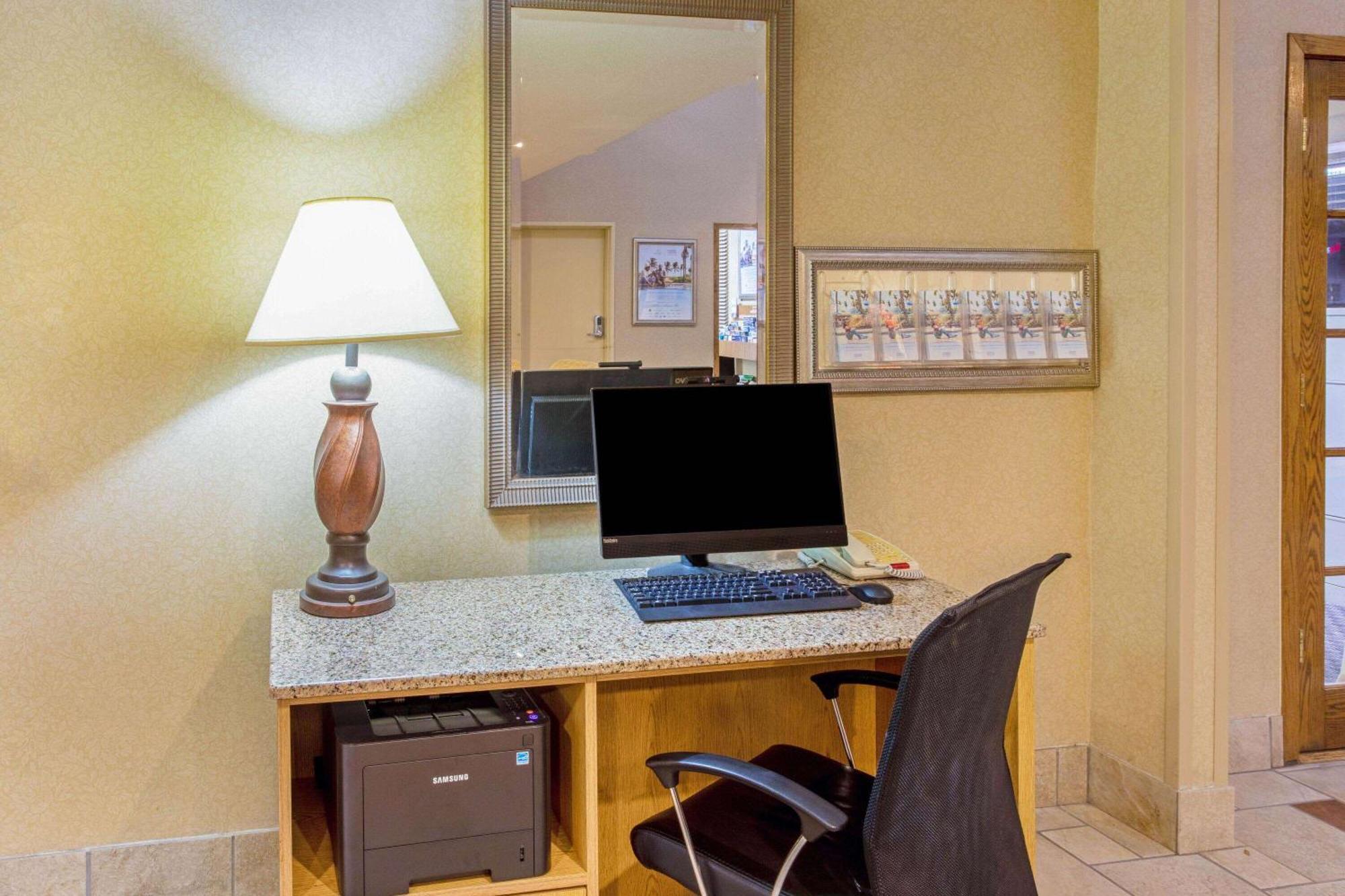 La Quinta By Wyndham Appleton College Avenue Hotell Exteriör bild
