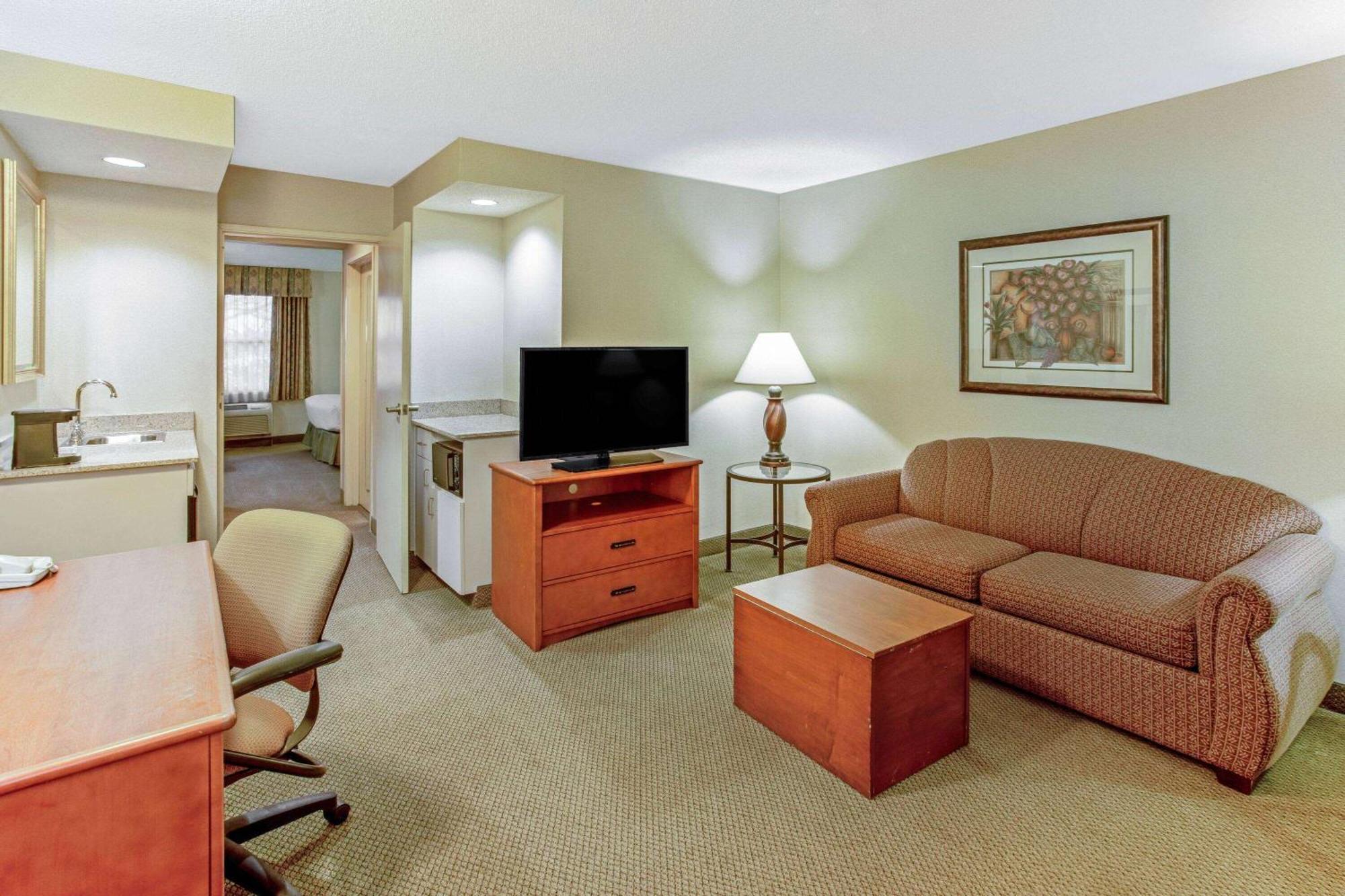 La Quinta By Wyndham Appleton College Avenue Hotell Exteriör bild