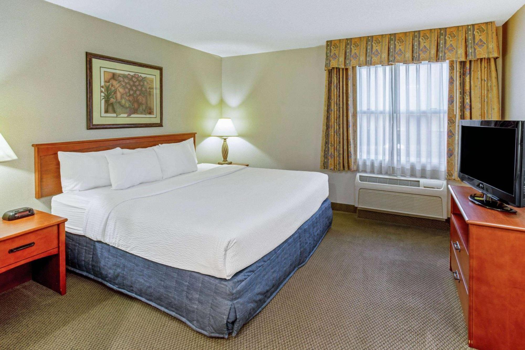 La Quinta By Wyndham Appleton College Avenue Hotell Exteriör bild