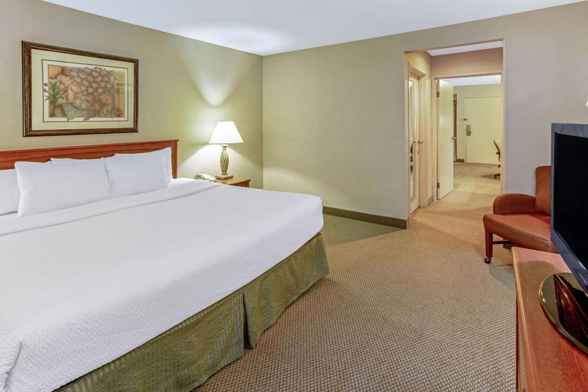 La Quinta By Wyndham Appleton College Avenue Hotell Exteriör bild